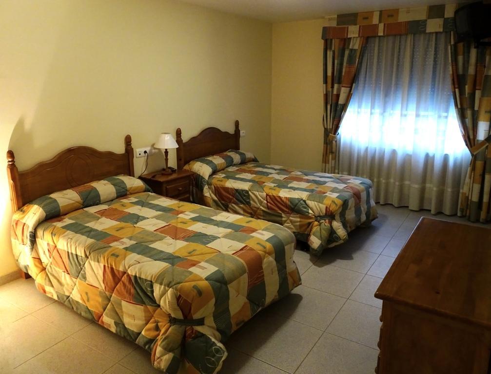 Hostal Carmen Hotel El Puente  Екстериор снимка
